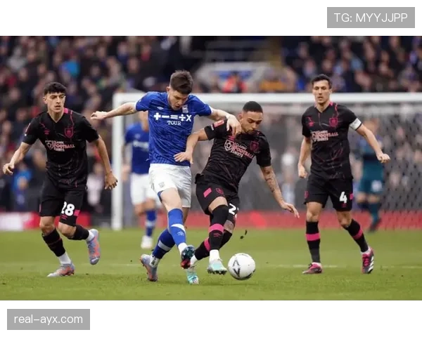 伊普斯维奇英超逆转取胜，状态回暖引爆热议