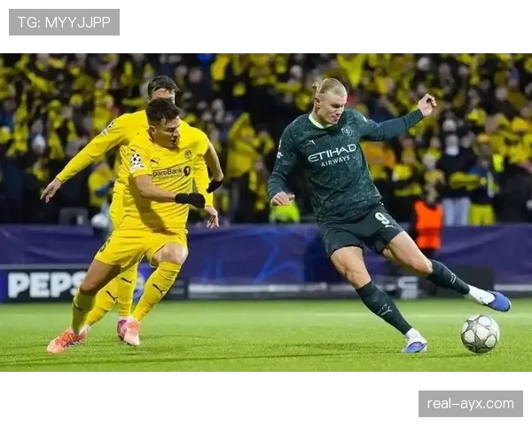 哈兰德闪耀2023赛季，率曼城勇夺三冠王书写传奇