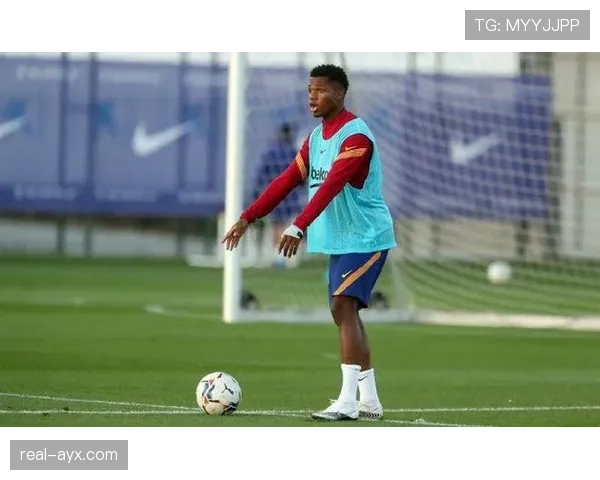 格列兹曼训练专注状态稳定，新赛季表现值得期待